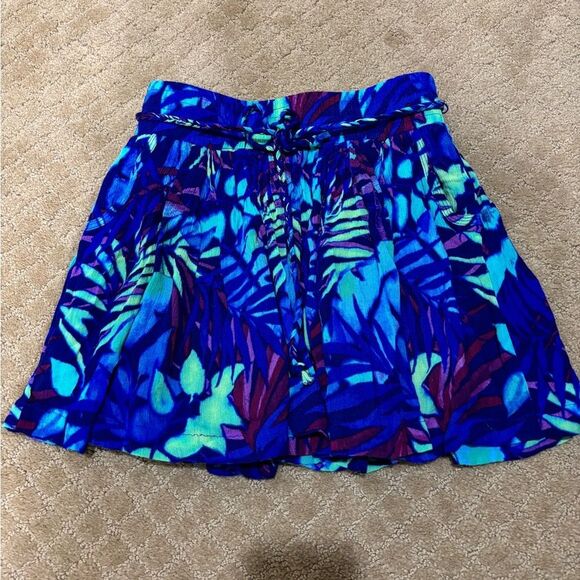 Blue leaf patterned skirt - Picture 1 of 7